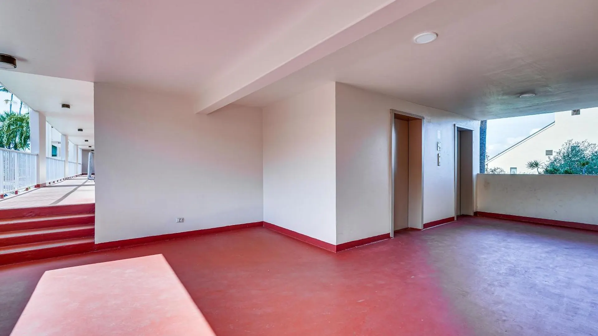 Kailua-Kona Condo With Balcony Walk To The Beach! United States