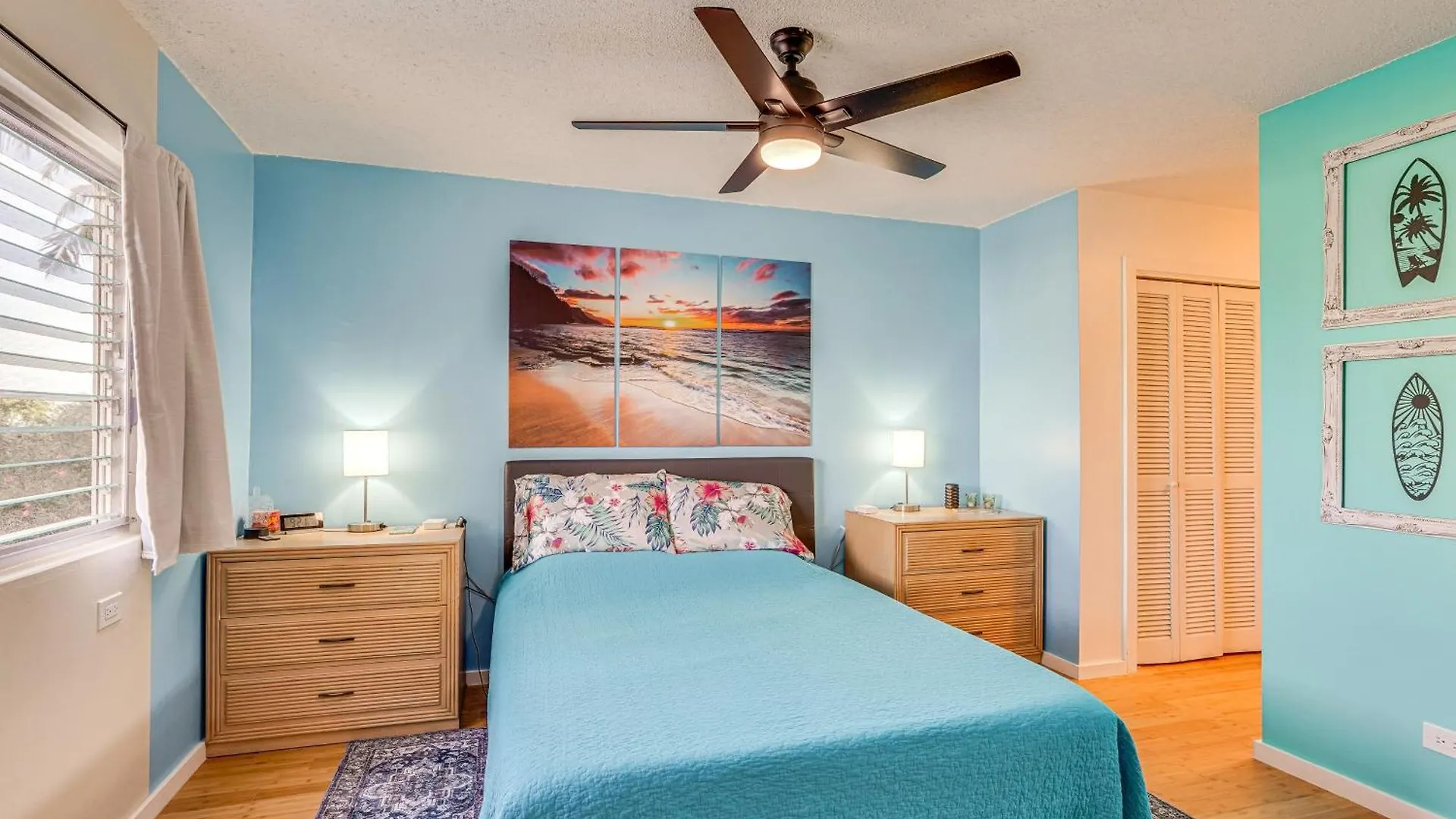Kailua-Kona Condo With Balcony Walk To The Beach!