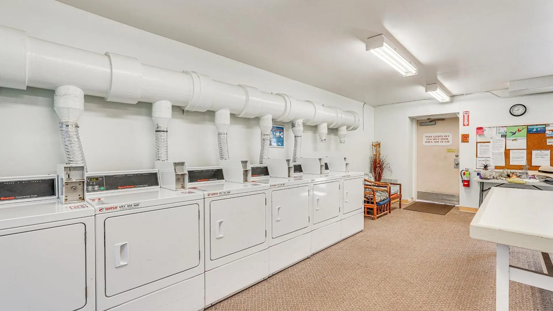 Apartment Kailua-Kona Condo With Balcony Walk To The Beach!