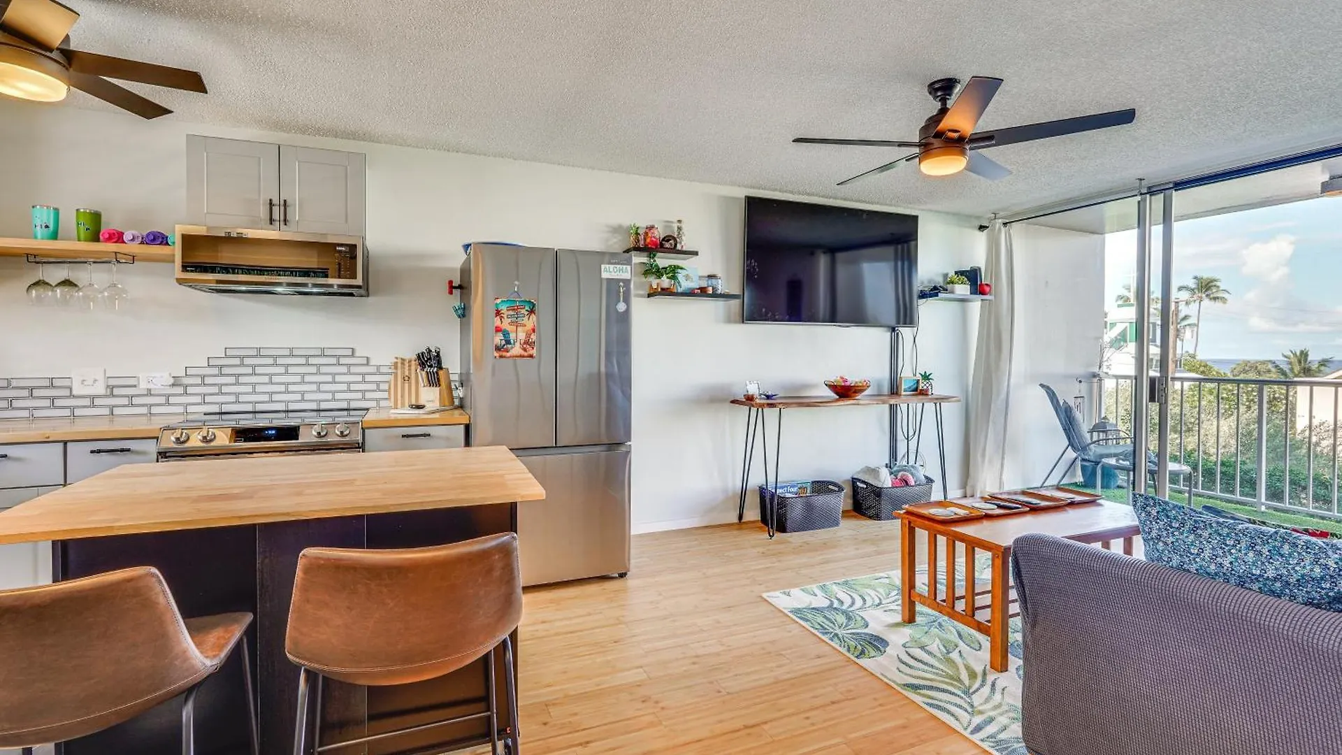 Kailua-Kona Condo With Balcony Walk To The Beach! 0*,